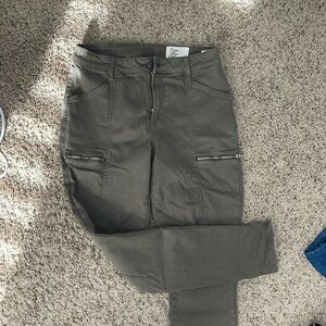 Skinny khaki green denim jeans